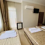 Lemon Hotel