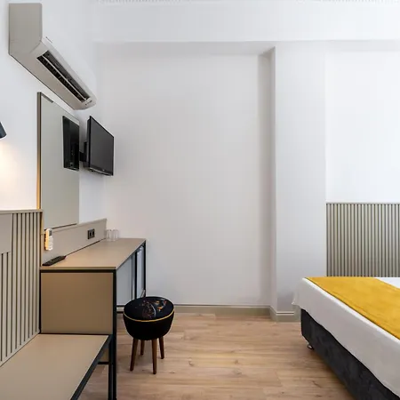 Lemon Hotell 3*